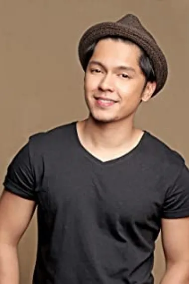 Carlo Aquino